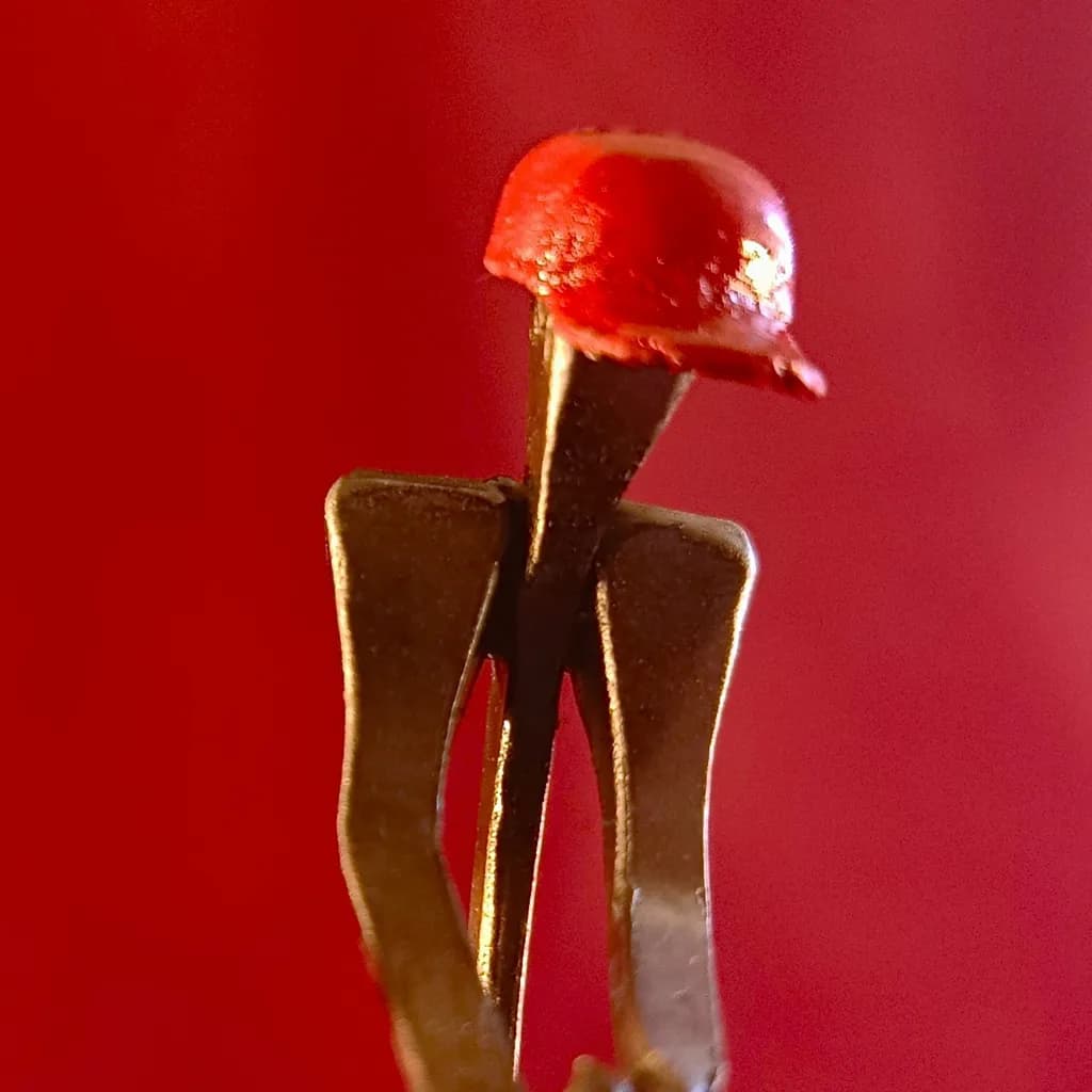Red Helm Clamp