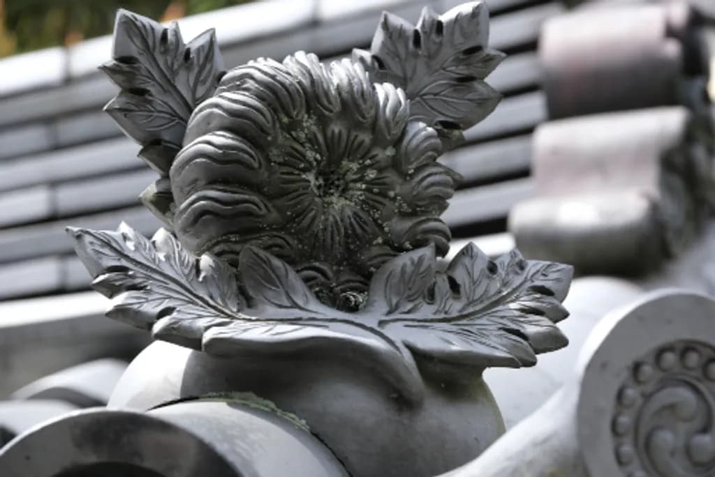 Floral Roof Ornament