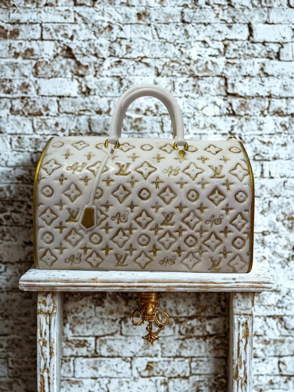 Cream & Gold Classic