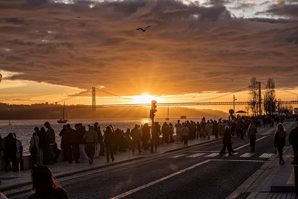 Golden Horizon Crowd