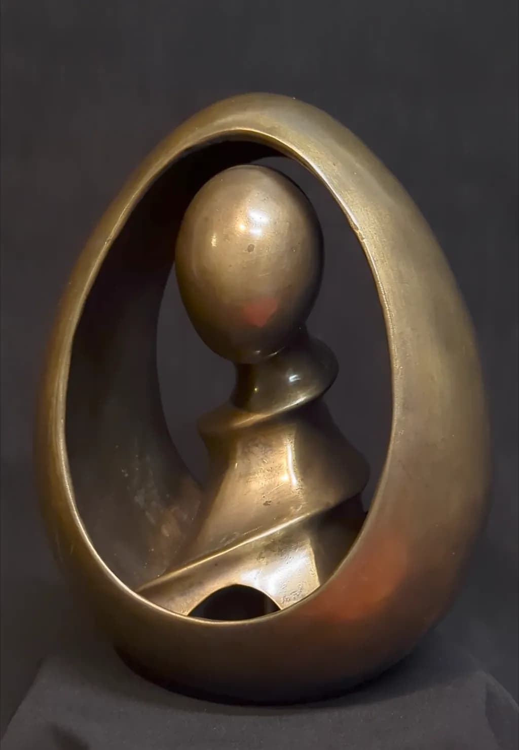 Oval Muse