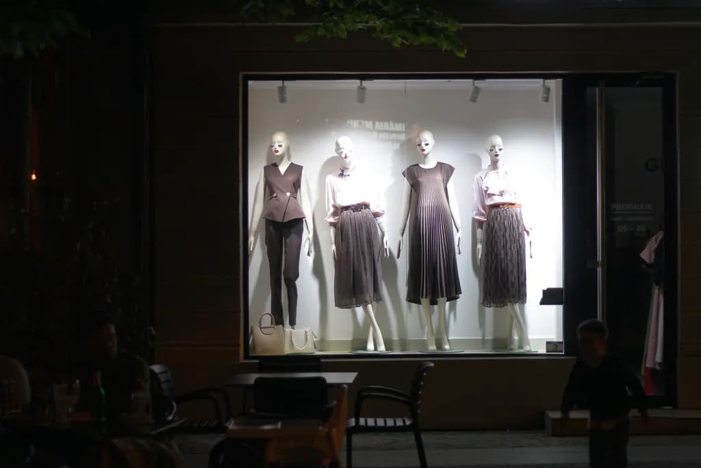 Nocturnal Display