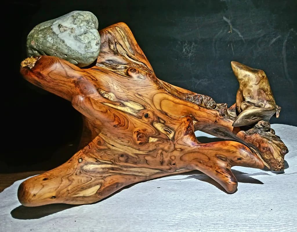 Woodstone Embrace