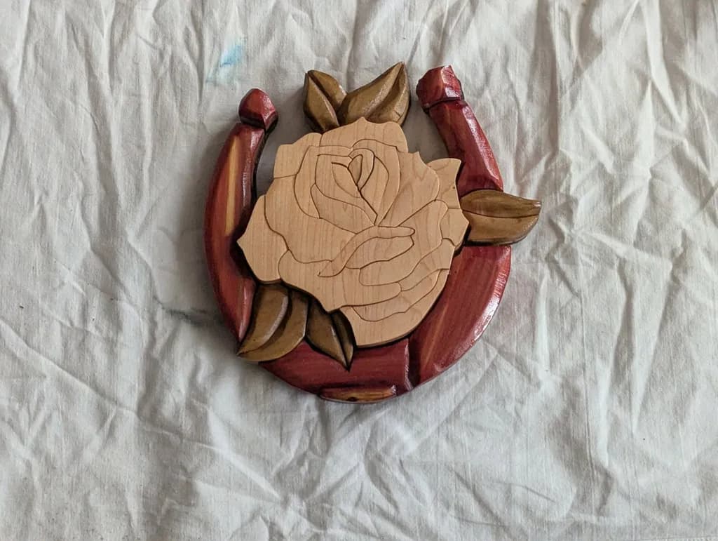 Rose in Horseshoe