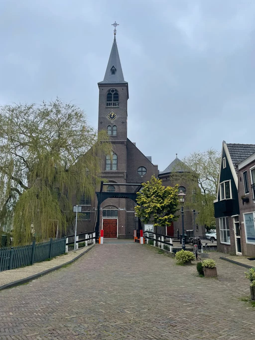 Canal Church Gateway