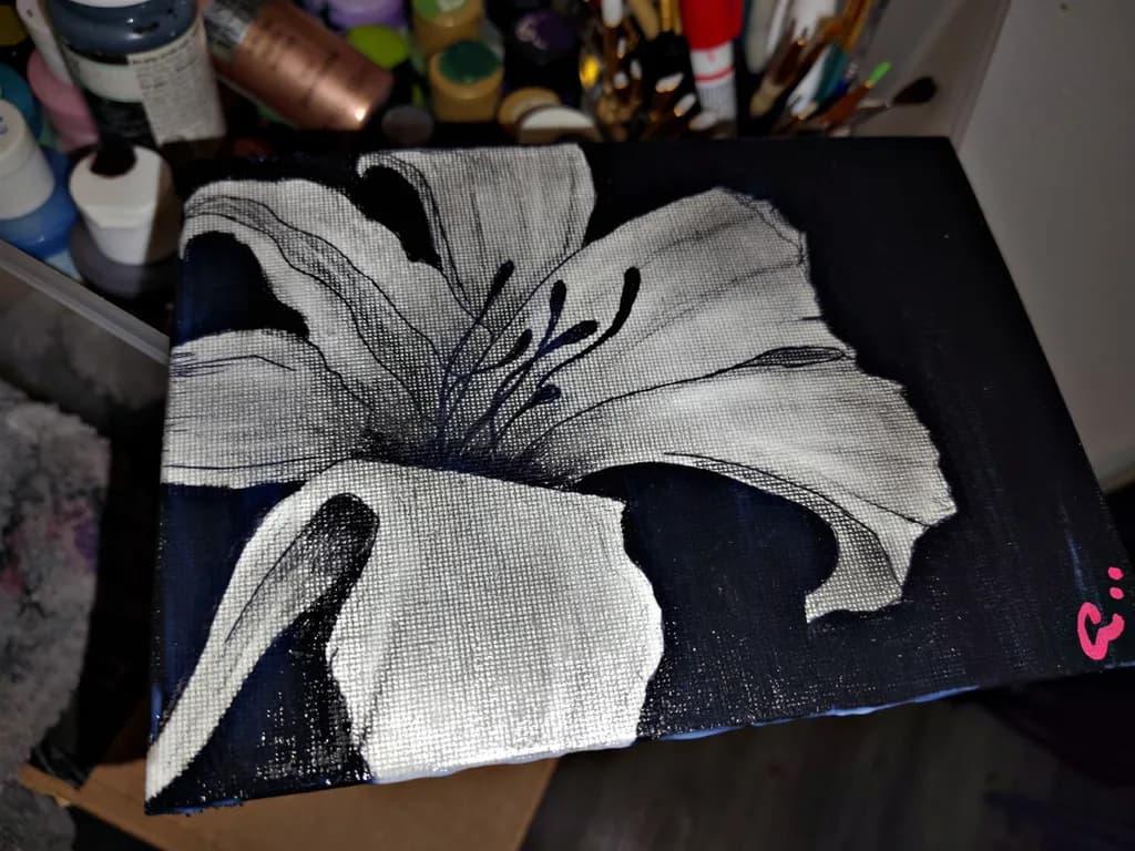 Monochrome Lily