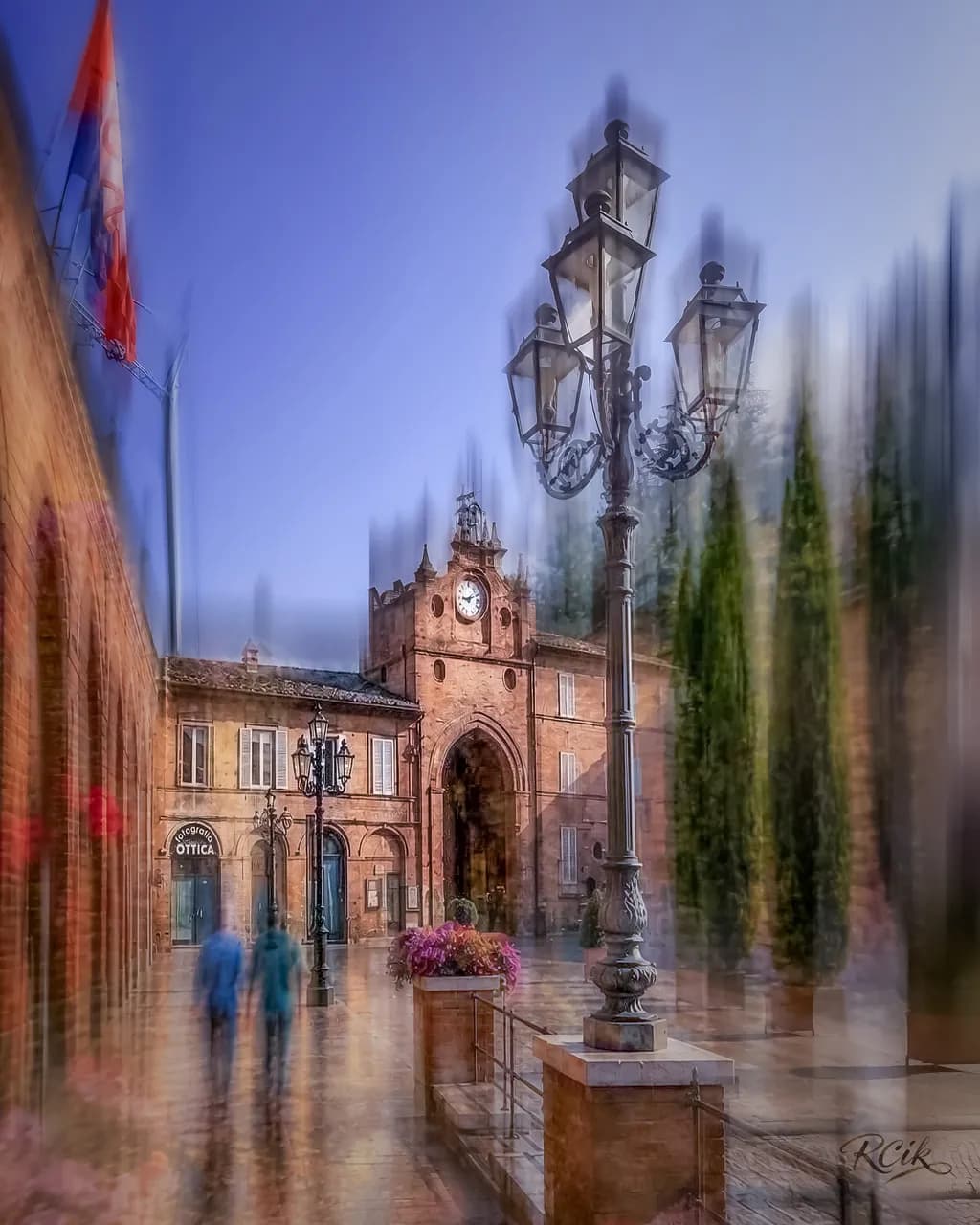 Shadows - Charm of the old Square
