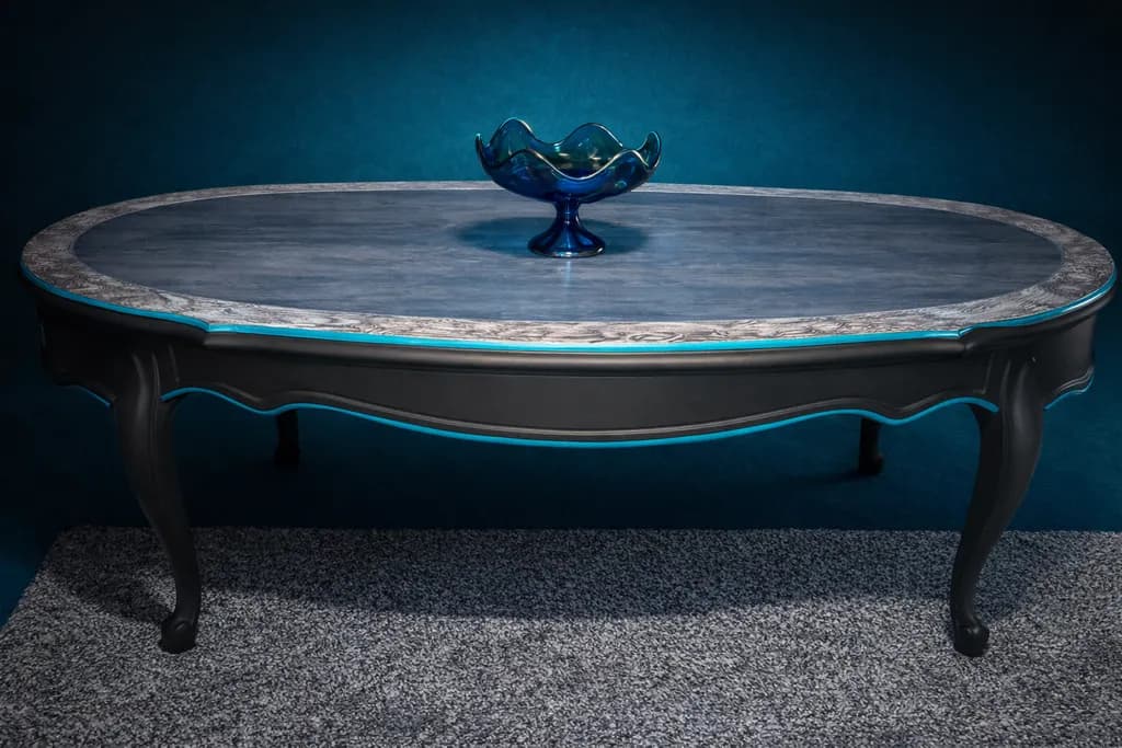 Vintage Elegance Table