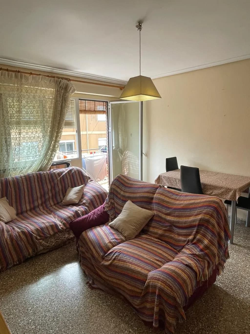 Striped Comfort Lounge