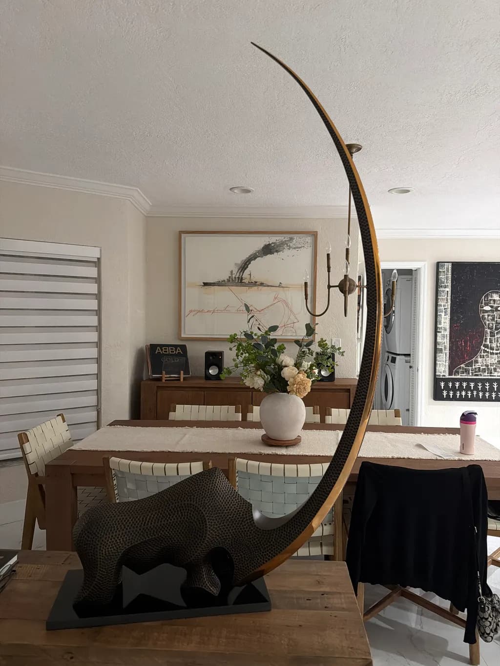 Curved Elegance