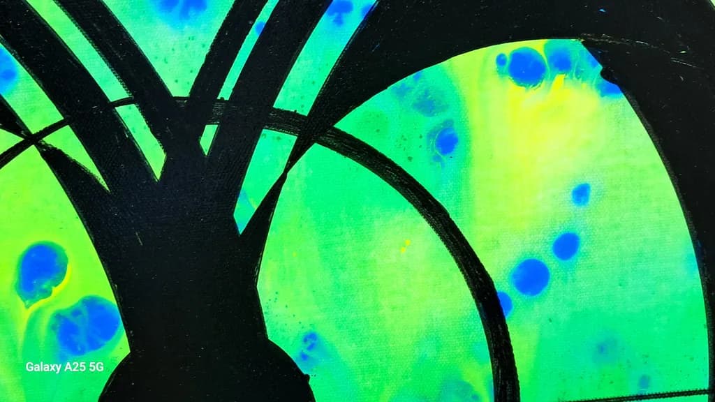 Abstract Black Curves on Green