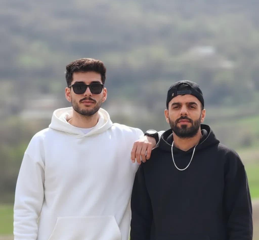 Casual Contrast