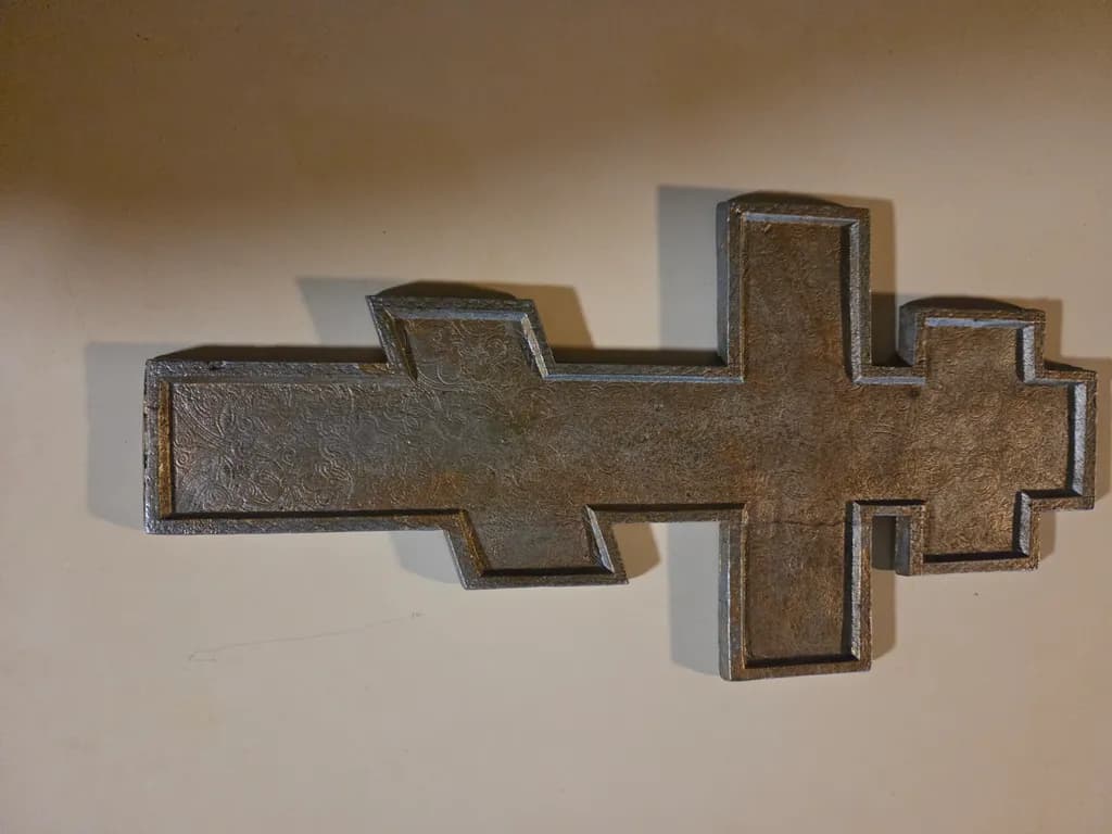 Layered Geometric Cross