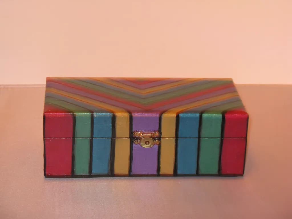 Chevron Spectrum Box