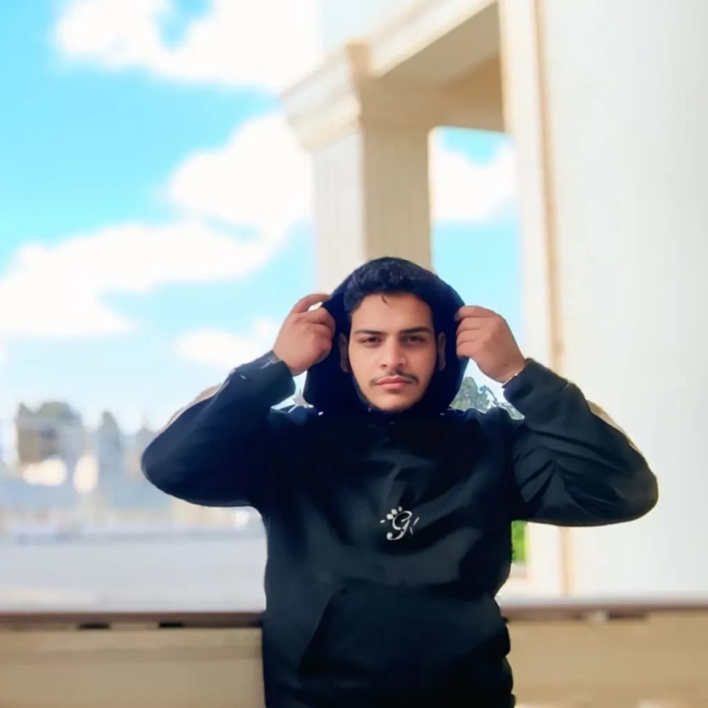 Urban Hooded Confidence