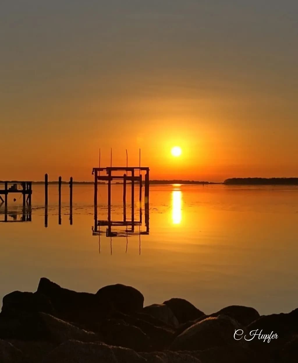 Golden Horizon Reflection