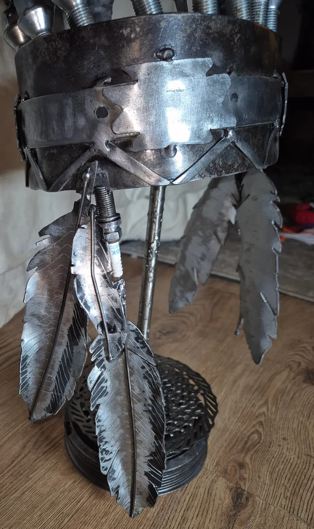 Metal Feather Groove
