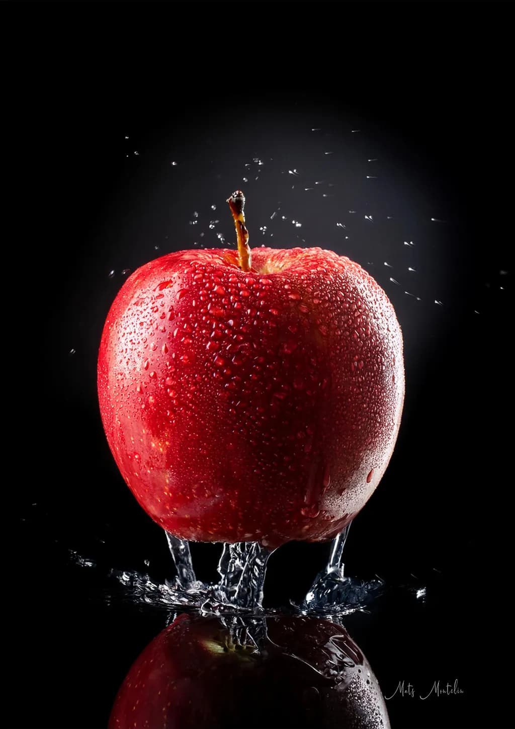 Splashing Apple
