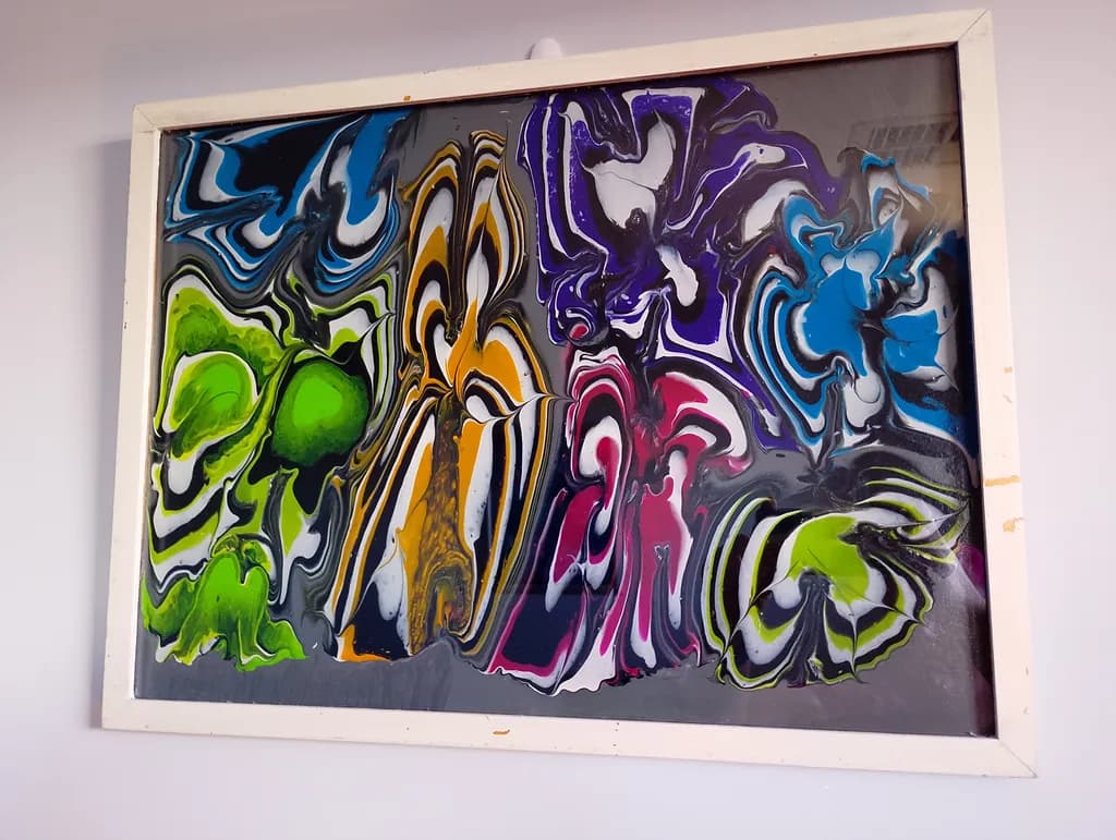 Chromatic Currents