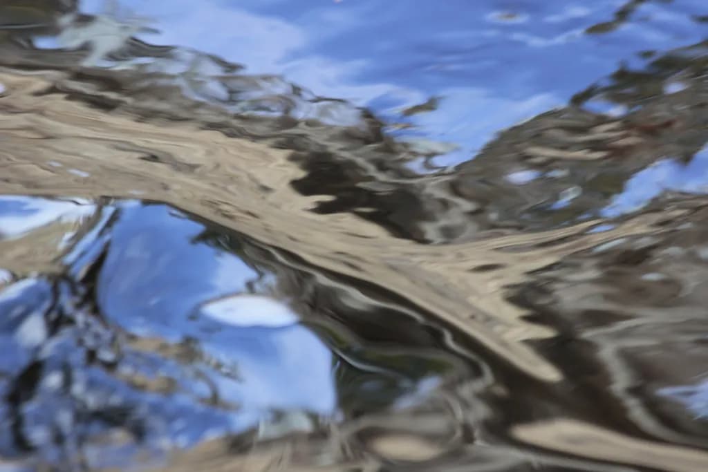 Liquid Reflection