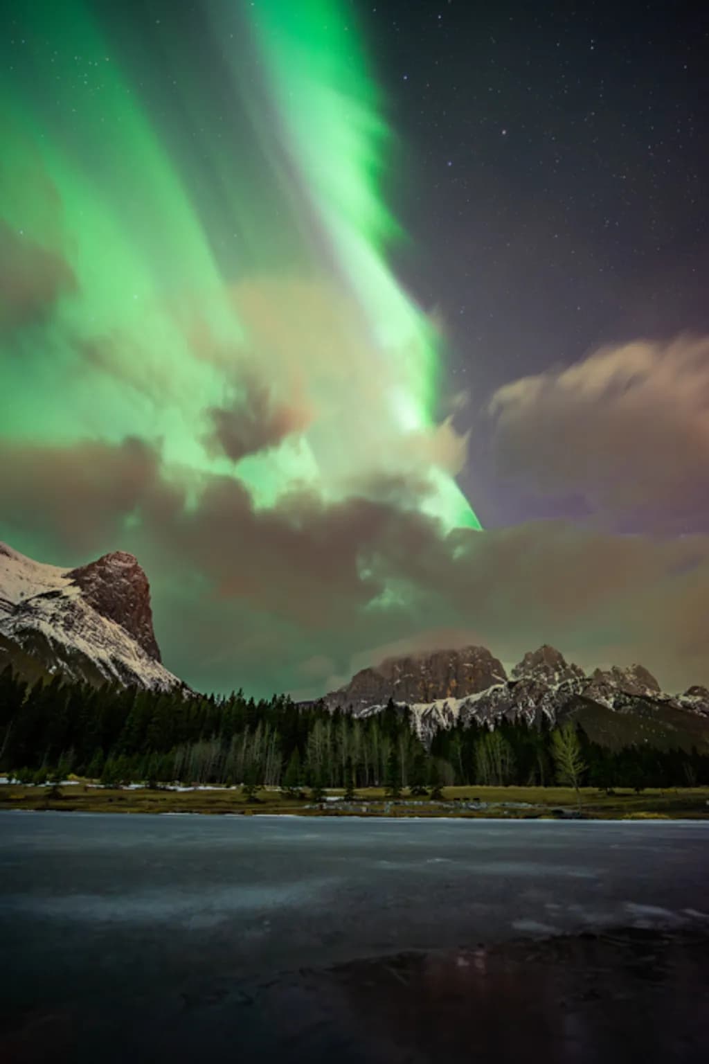 The Emerald Dance Of The Lady In The Sky