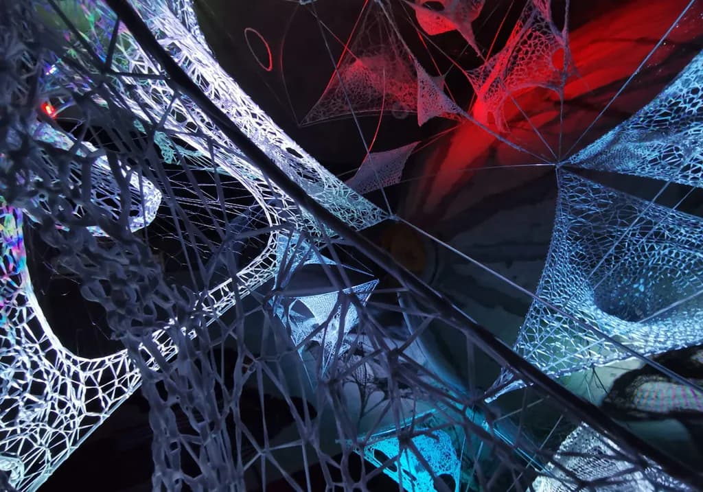 Interwoven Dimensions