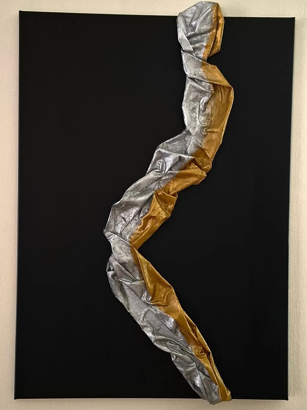 Metallic Ribbon Contrast