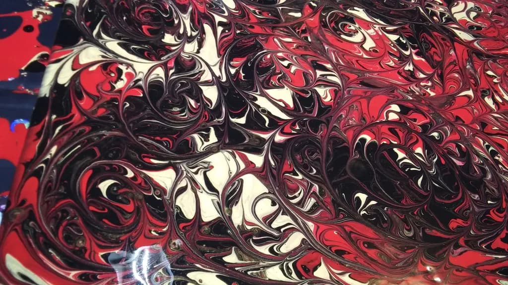 Flowing Crimson Maze