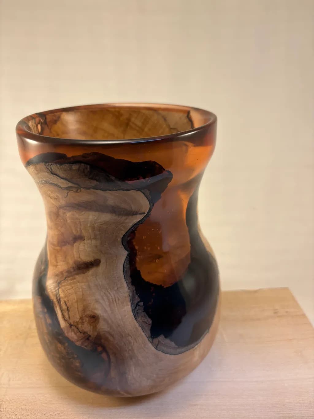 Amber Drift Vessel