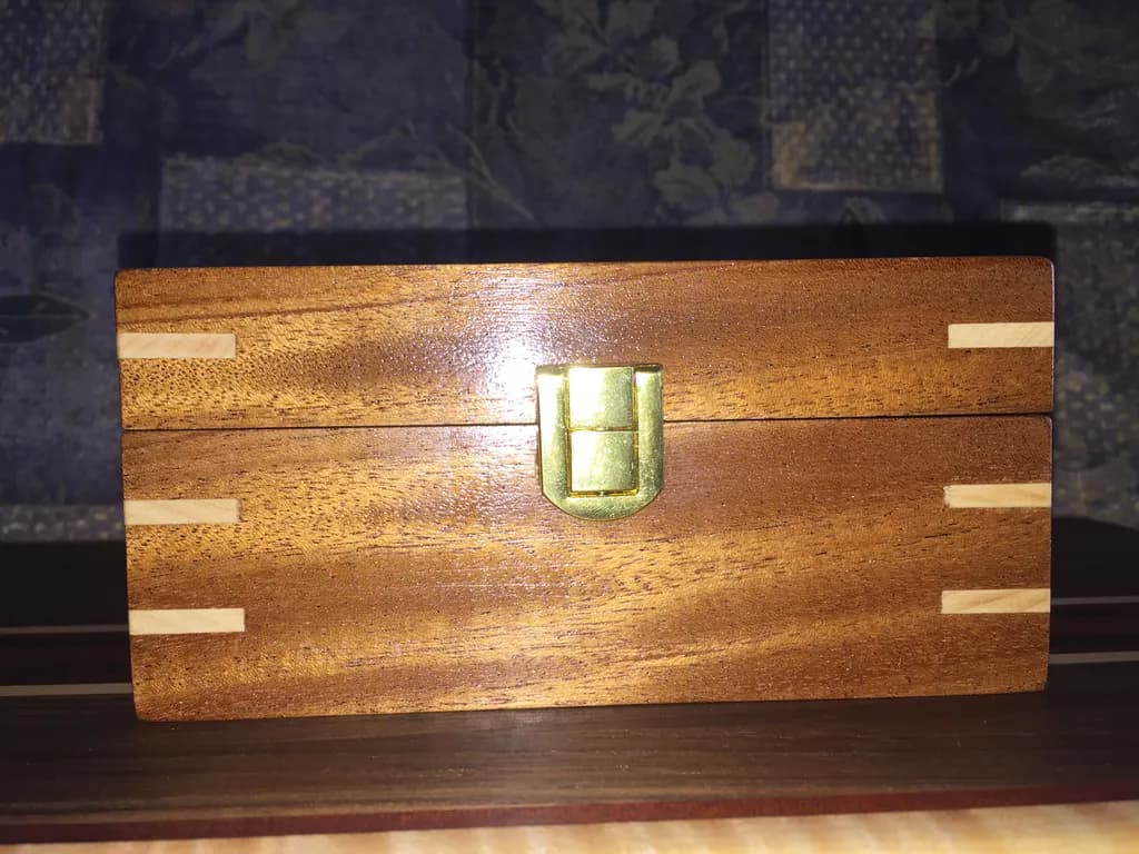 Woodgrain Keepsake Box