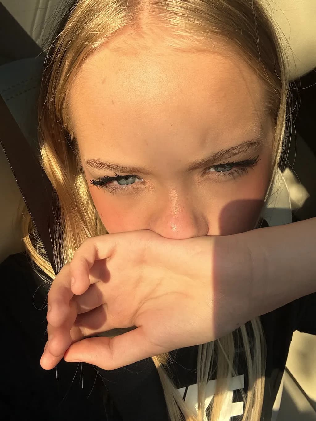Sunlit Glance