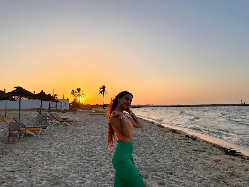 Golden Shore Breeze