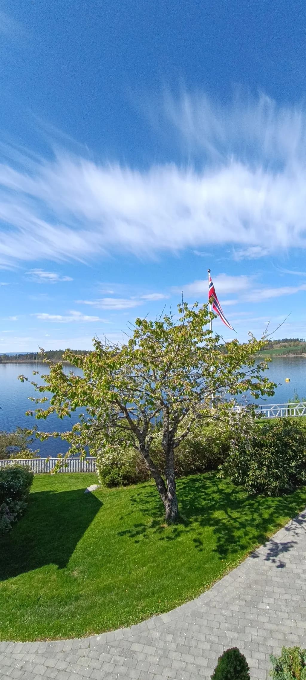 Lakeside Breeze