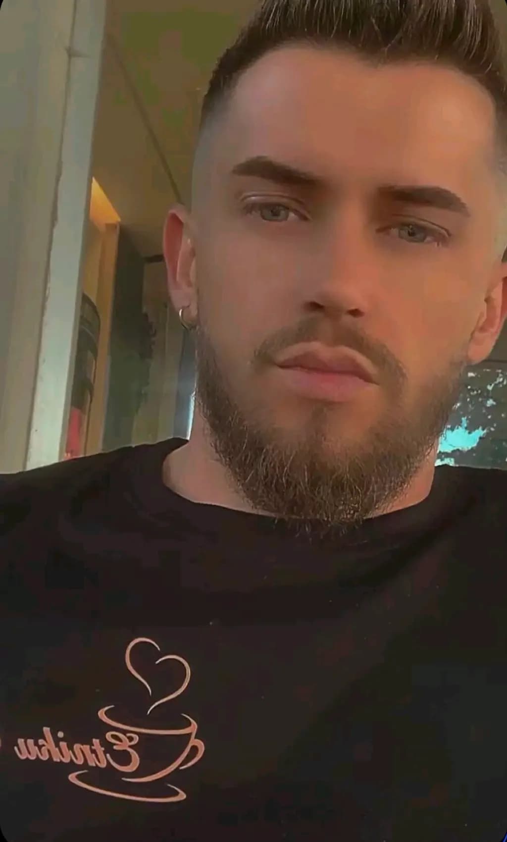 Reflective Gaze