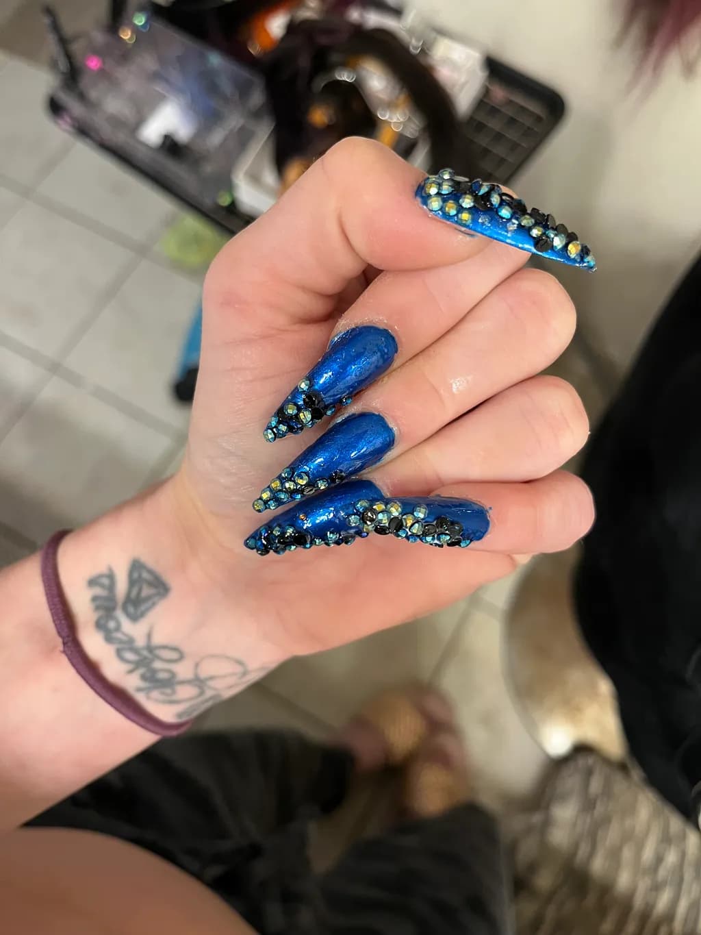 Glittering Blue Claws