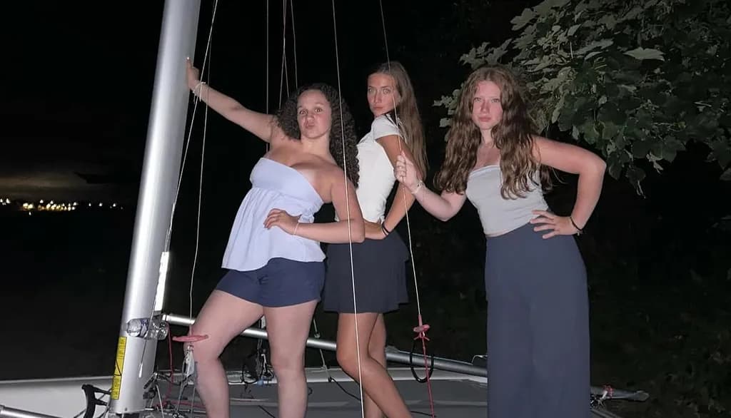 Night Sail Poses