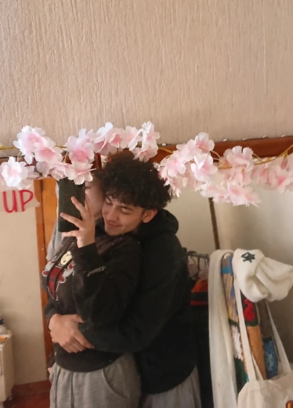 Mirror Hug Blossoms