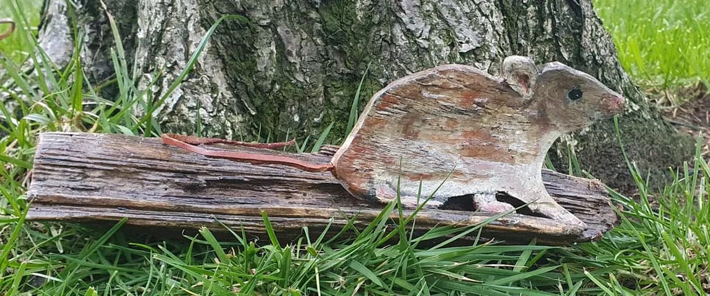 Mouse on Wood