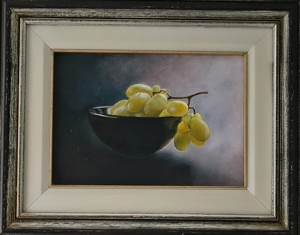 Grapes in Bowl