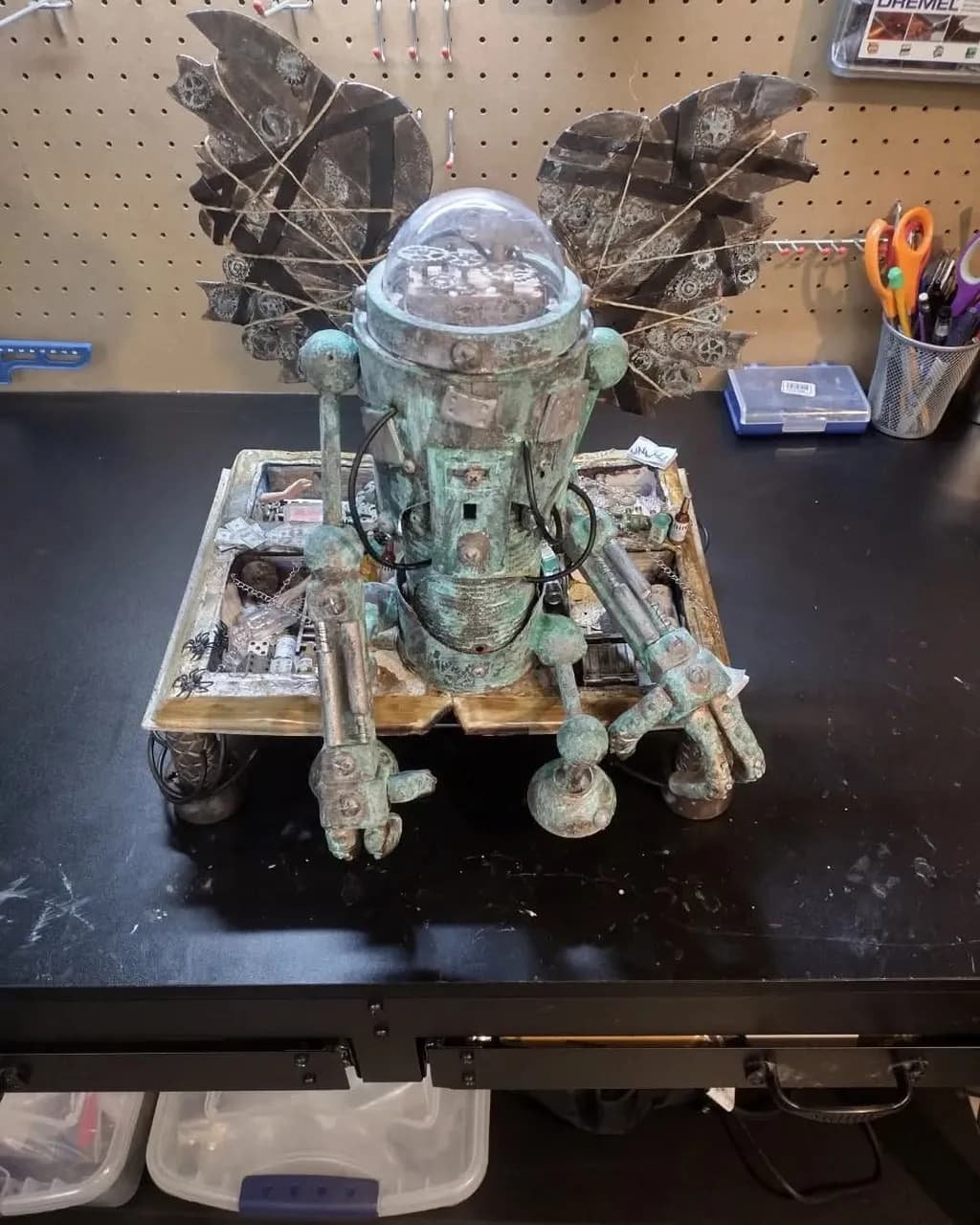 Inbound Robot Sculpture