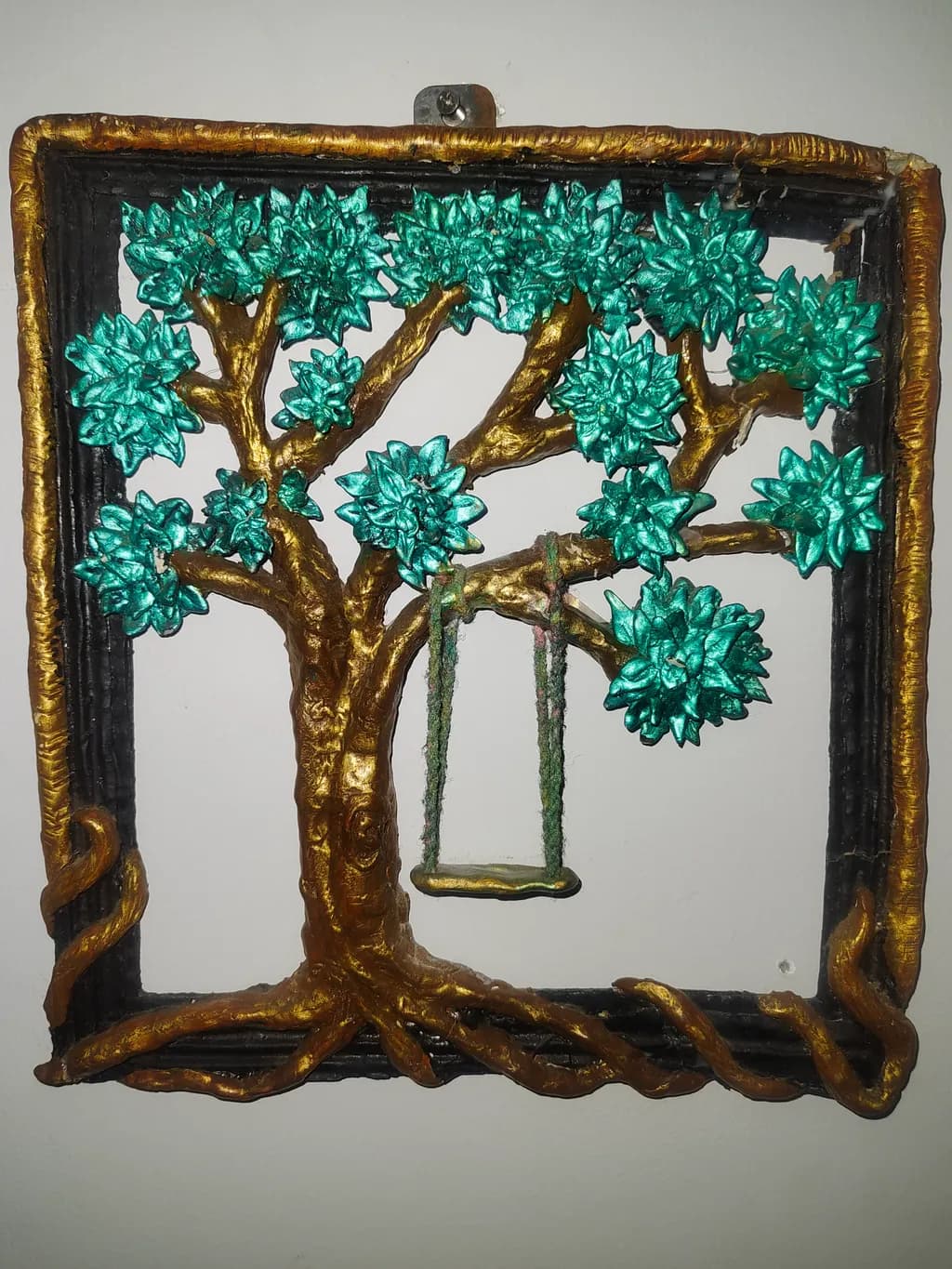 Swinging Tree Frame