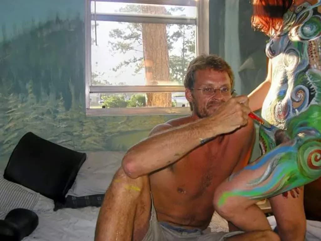 inbound body painting session