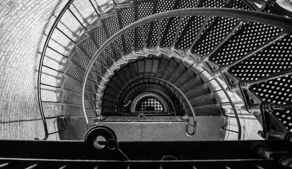 Spiral Staircase Descent