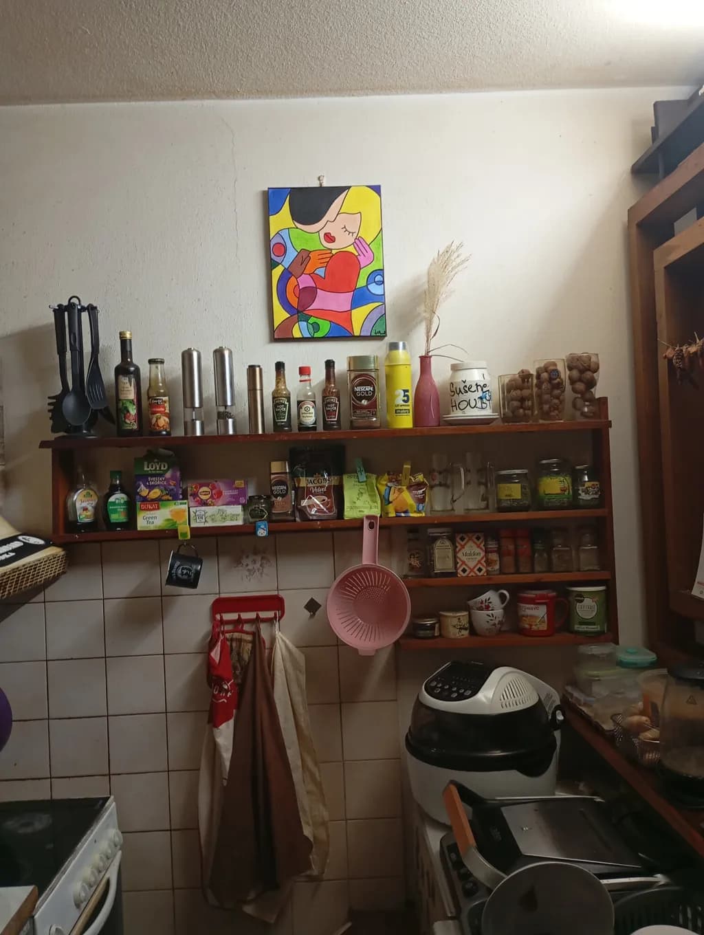 Kitchen Shelf Harmony
