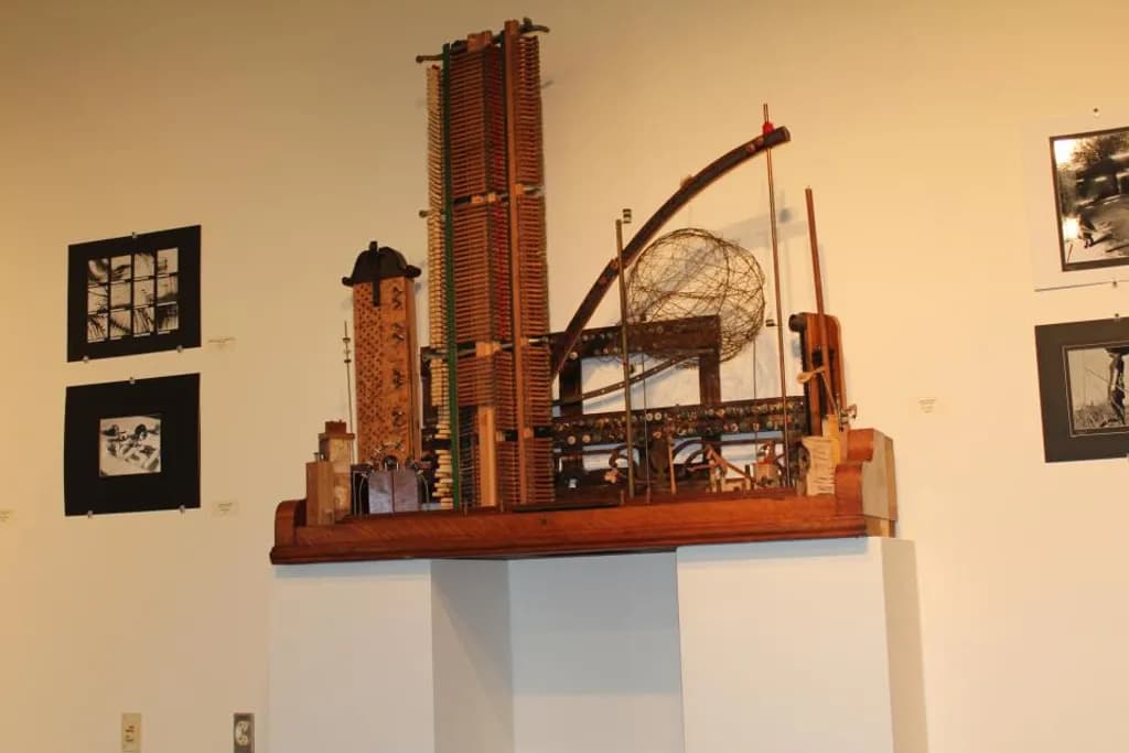 aa25 Sculpture