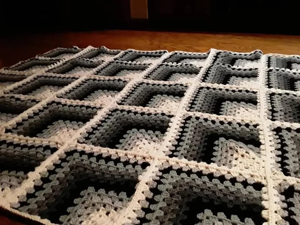 Geometric illusion Crochet Blanket