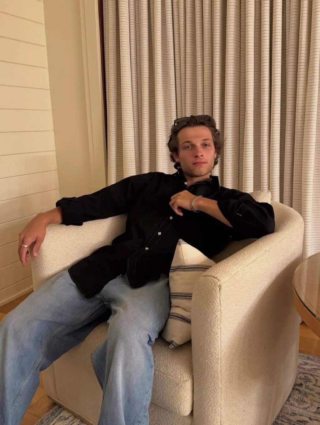 Casual Chair Moment