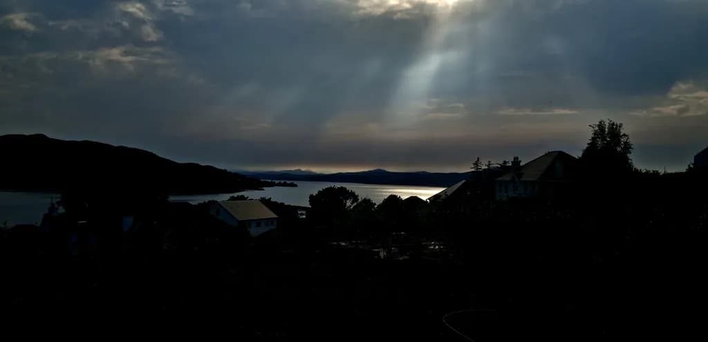 Lake Light Rays