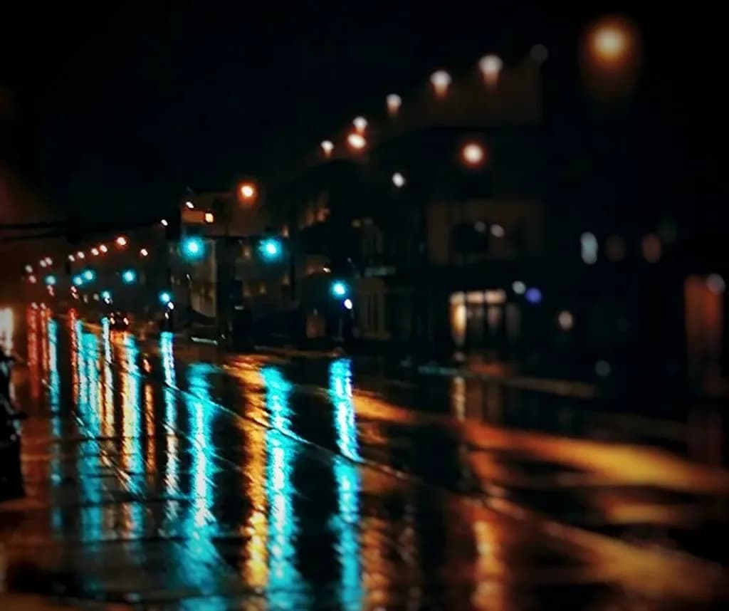 Rainy Street Lights