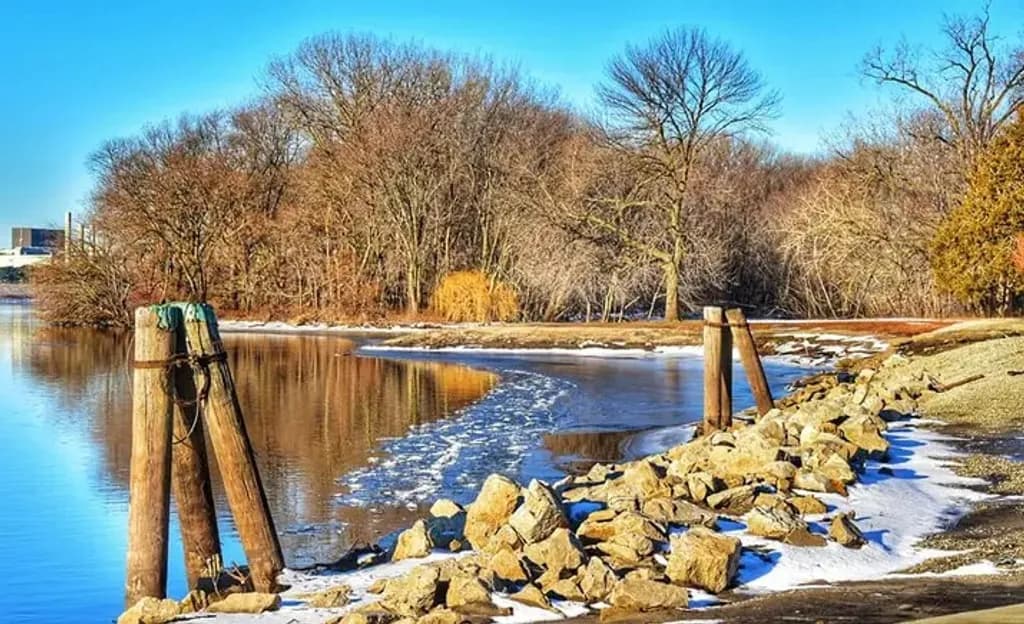Riverside Ice Curve